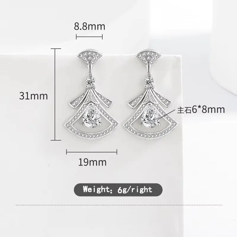 Exquisite Diamond-Set Fan-Shap - огляд і ціна Body Jewelry Lot