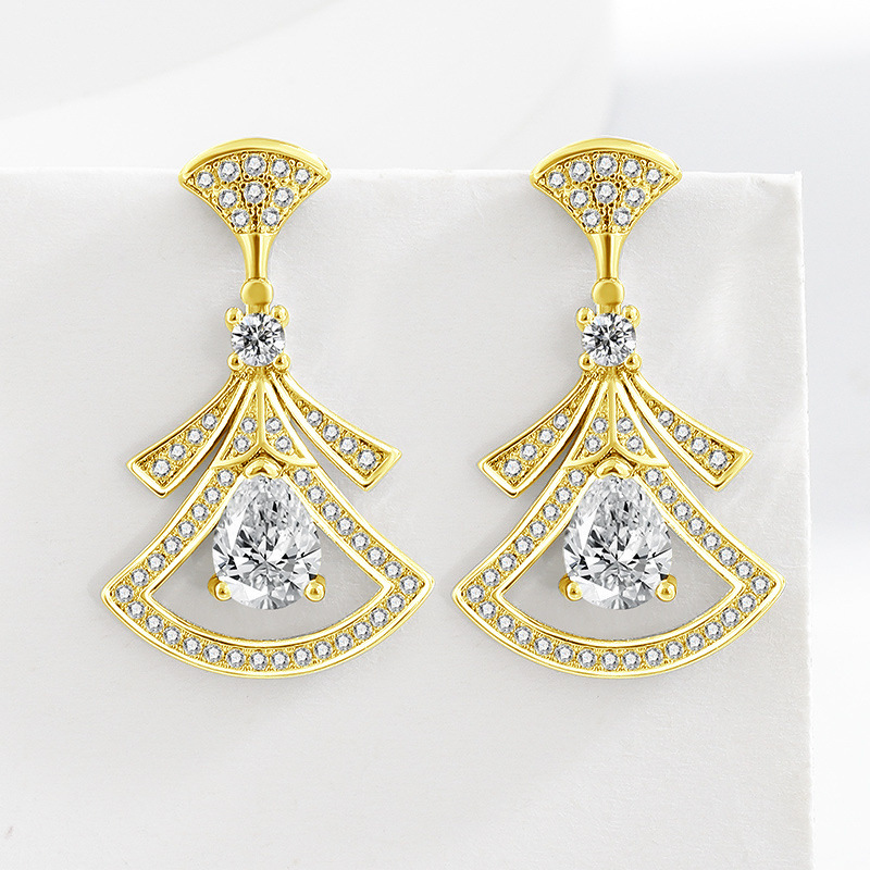 Exquisite Diamond-Set Fan-Shap - огляд і ціна Body Jewelry Lot