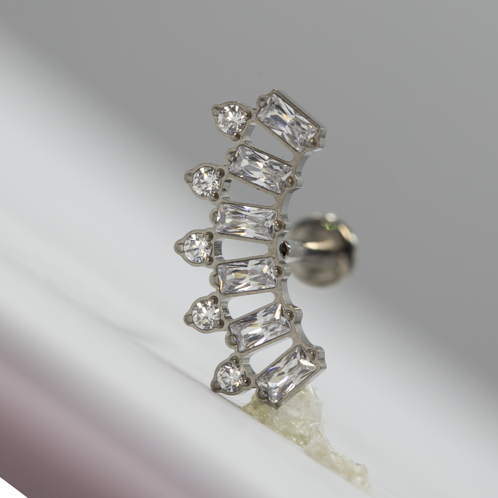 16G Implant Grade Titanium AST - огляд і ціна Body Jewelry Internally Threaded