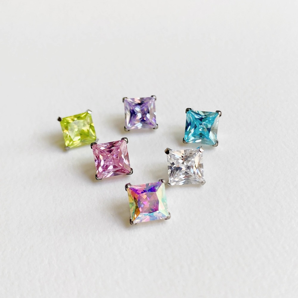 ASTM F136 Titanium Lip Piercin - огляд і ціна Body Jewelry Internally Threaded